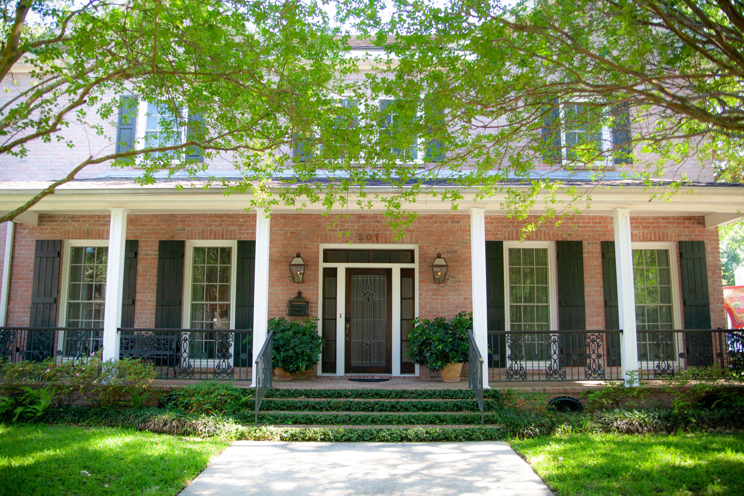 Energy-Efficient Windows & Custom Shutters by LAS Banner Background